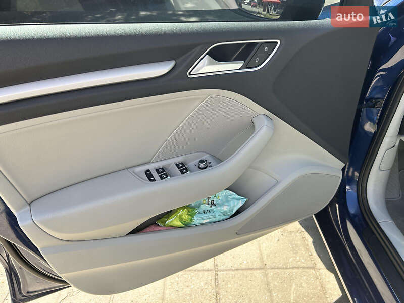 Седан Audi A3 2015 в Запорожье