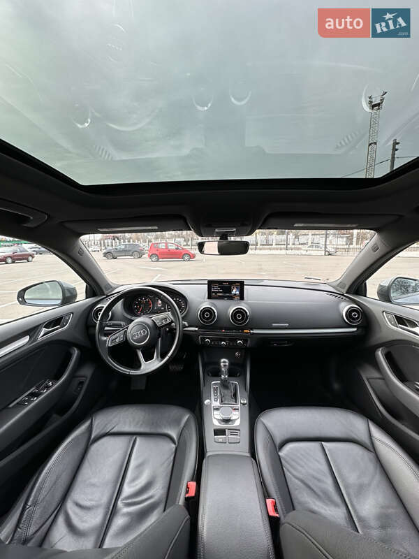 Седан Audi A3 2016 в Одессе