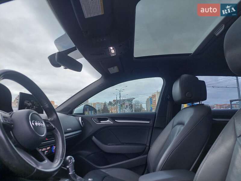 Хэтчбек Audi A3 2016 в Харькове