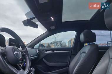 Хэтчбек Audi A3 2016 в 