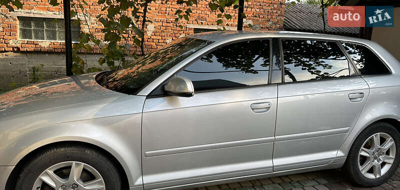 Хэтчбек Audi A3 2012 в Ужгороде