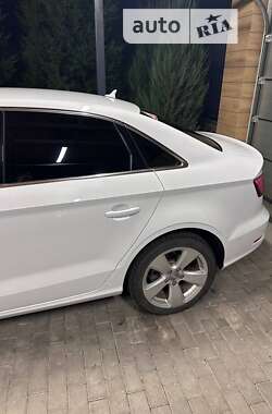 Седан Audi A3 2013 в Дніпрі