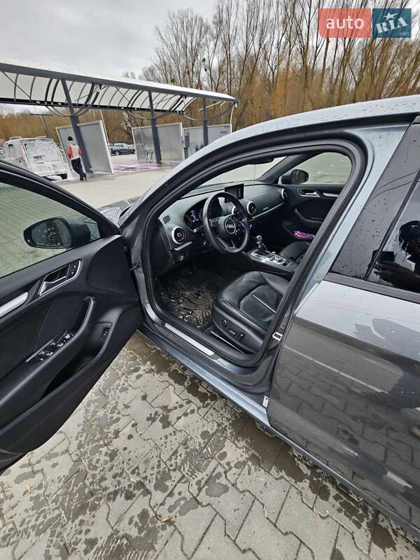 Седан Audi A3 2017 в Хмельницком