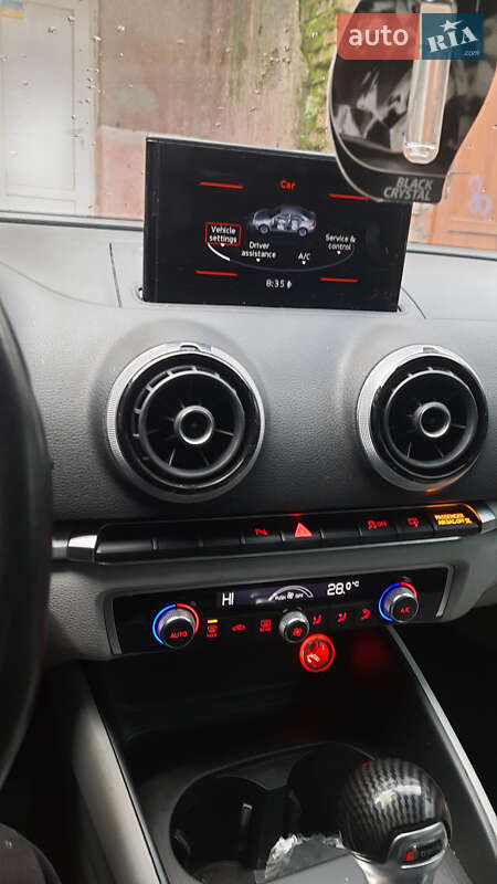 Седан Audi A3 2015 в Ужгороде