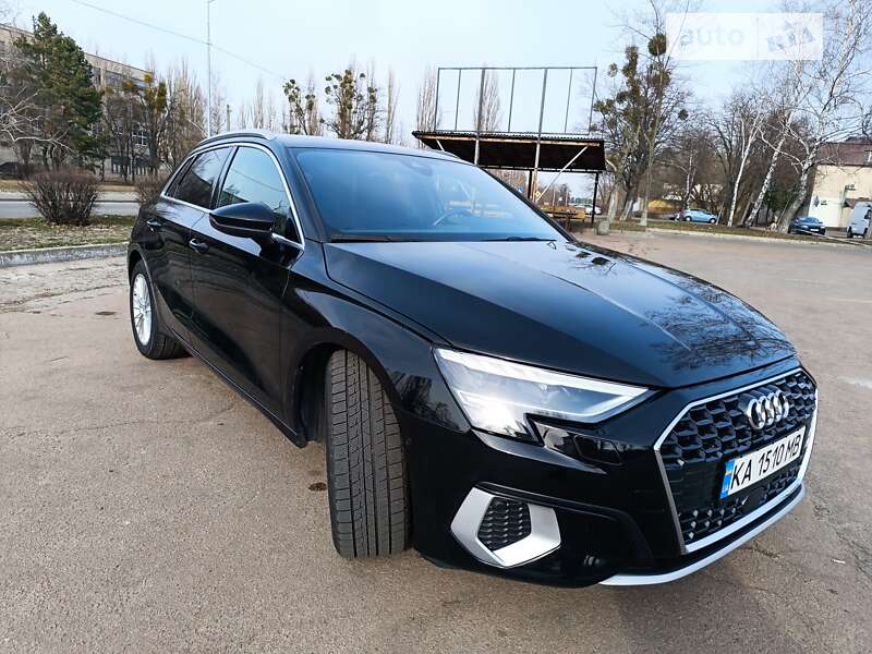 Хэтчбек Audi A3 2021 в Киеве