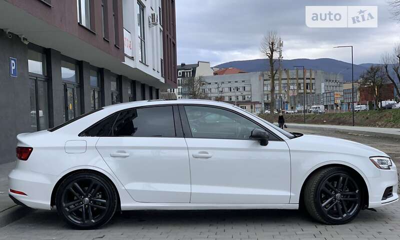 Седан Audi A3 2019 в Сваляве