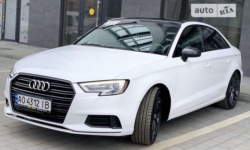 Седан Audi A3 2019 в Сваляве