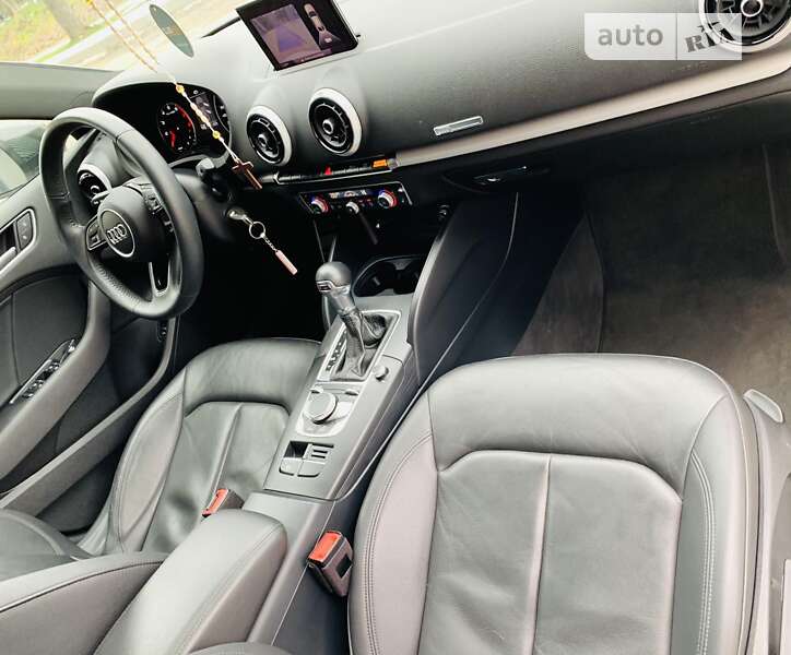 Седан Audi A3 2019 в Сваляве