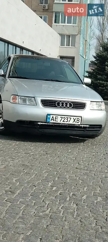 Audi A3 1998 VIN WAUZZZ8LZXA010724 фото оголошення 4 з 43