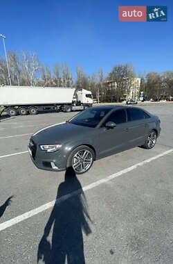 Седан Audi A3 2016 в Запоріжжі