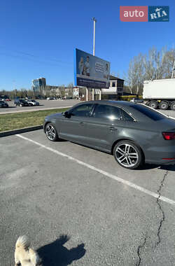 Седан Audi A3 2016 в Запоріжжі