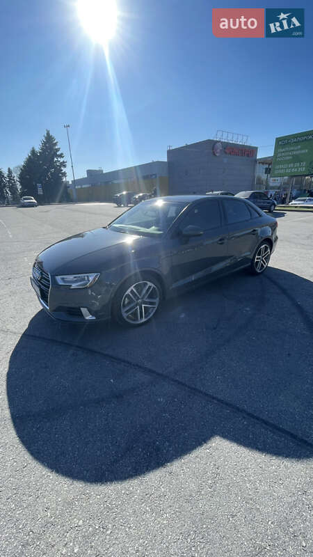 Седан Audi A3 2016 в Запорожье