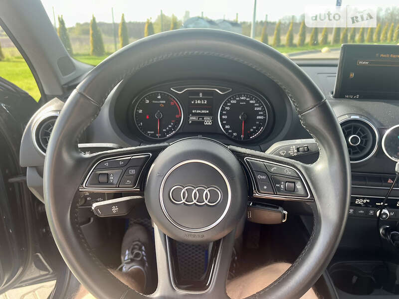 Седан Audi A3 2018 в Луцке