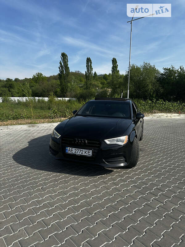 Седан Audi A3 2014 в Ужгороде