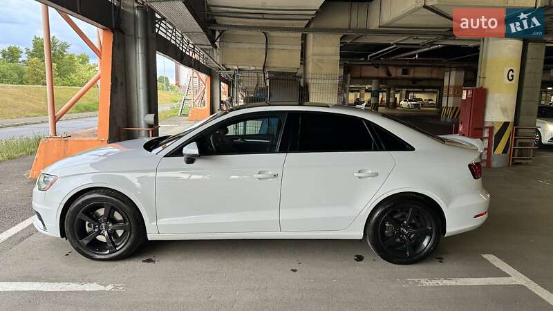 Седан Audi A3 2016 в Львове