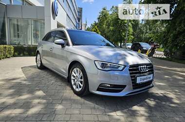 Хэтчбек Audi A3 2016 в Киеве