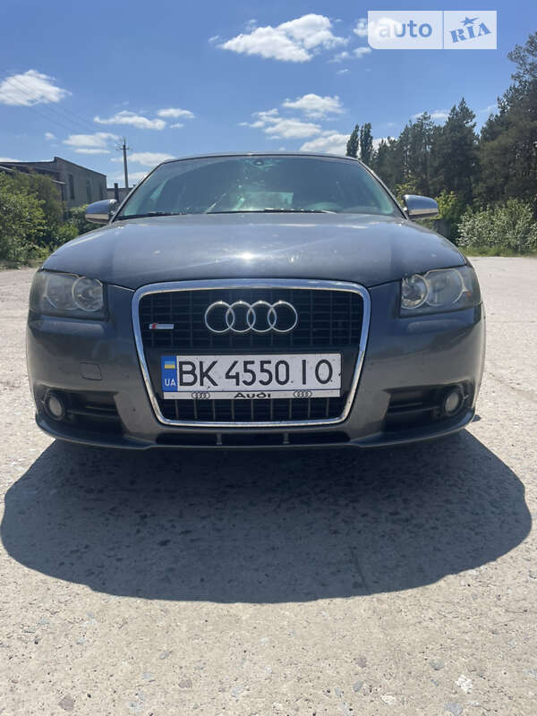 Хэтчбек Audi A3 2004 в Вараше