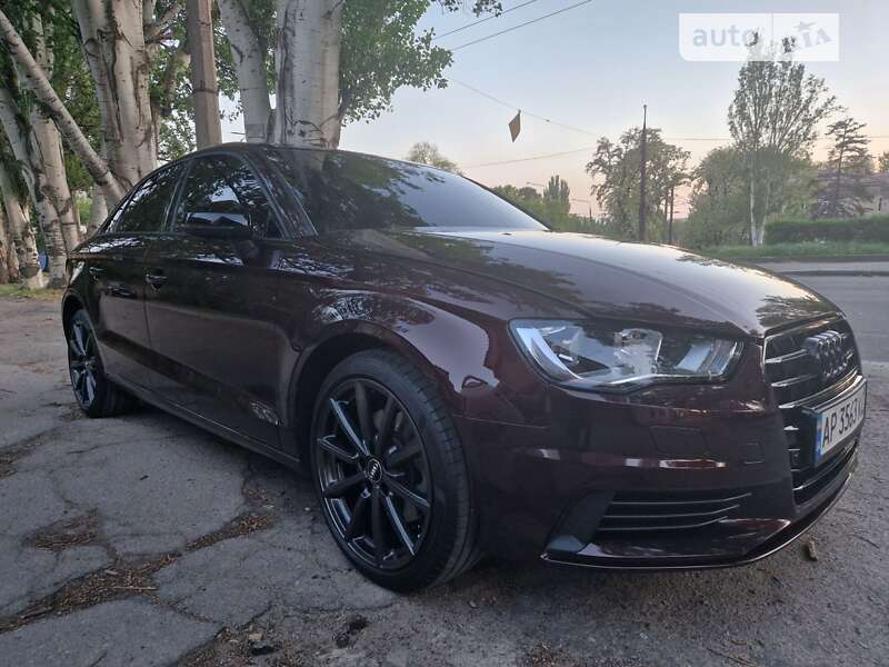 Седан Audi A3 2014 в Запорожье