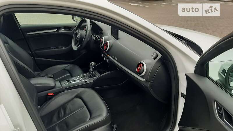 Седан Audi A3 2019 в Ровно