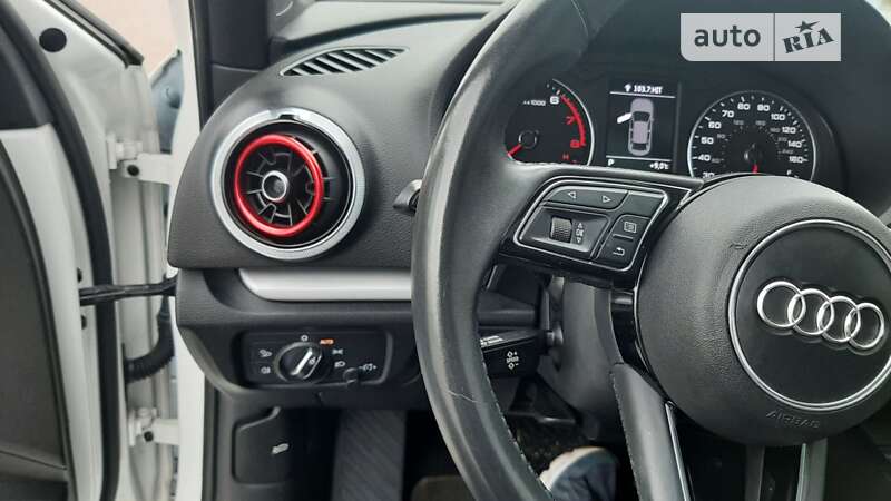 Седан Audi A3 2019 в Ровно