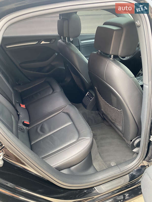 Седан Audi A3 2015 в Дніпрі