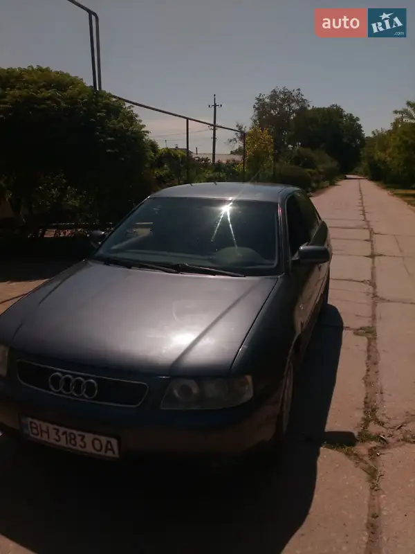 Хетчбек Audi A3 2002 в 