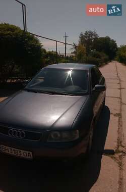 Хэтчбек Audi A3 2002 в 