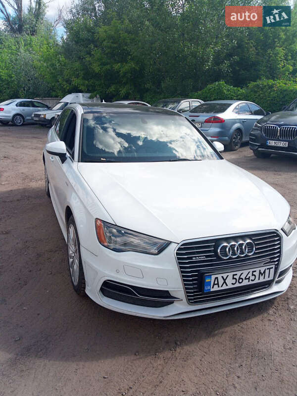 Хетчбек Audi A3 2015 в Києві