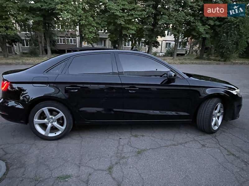 Седан Audi A3 2015 в Кривом Роге