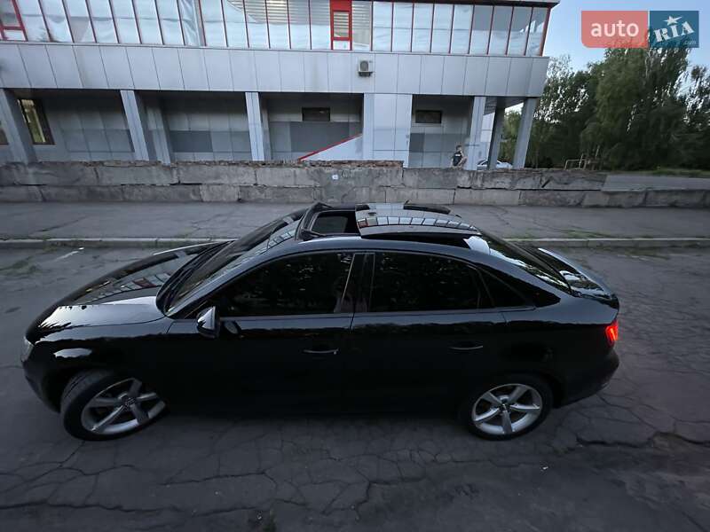 Седан Audi A3 2015 в Кривом Роге