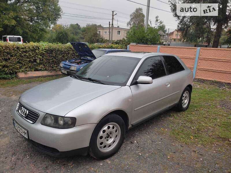 Хэтчбек Audi A3 2001 в Млинове