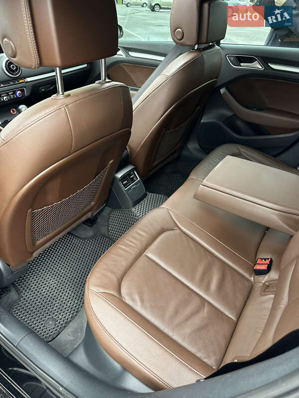Седан Audi A3 2015 в Ивано-Франковске