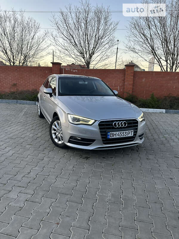 Хетчбек Audi A3 2015 в Одесі