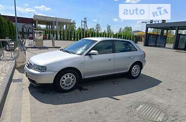 Хэтчбек Audi A3 2002 в Надворной