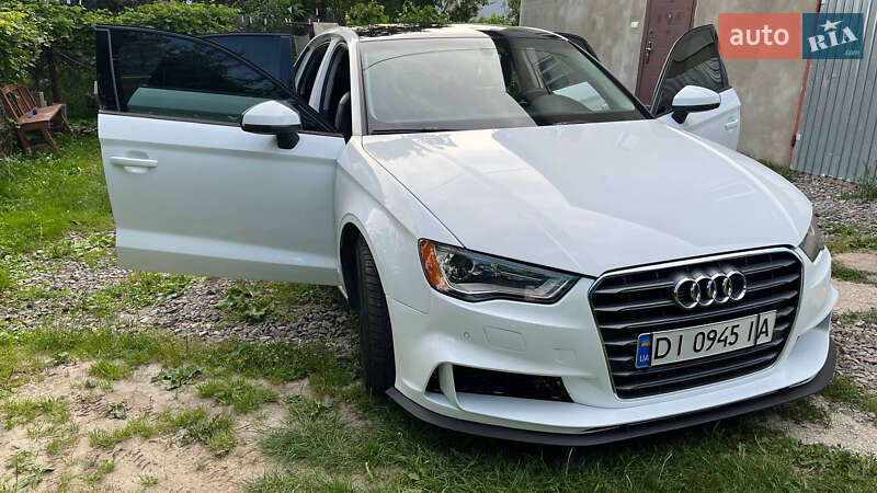 Седан Audi A3 2015 в Золочеве