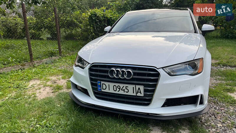 Седан Audi A3 2015 в Золочеве