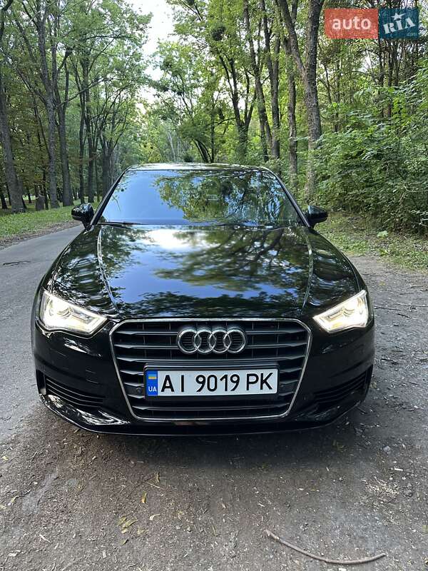 Седан Audi A3 2015 в Киеве