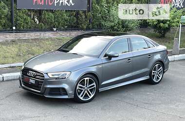 Седан Audi A3 2018 в Киеве