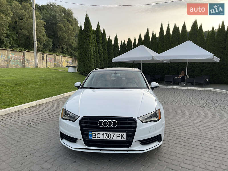 Седан Audi A3 2015 в Львові