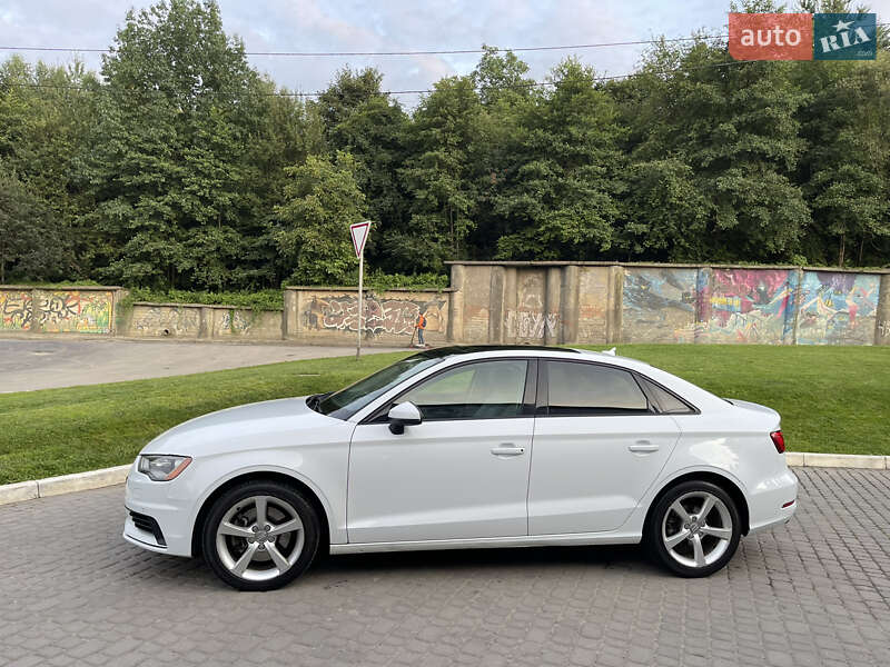 Седан Audi A3 2015 в Львові