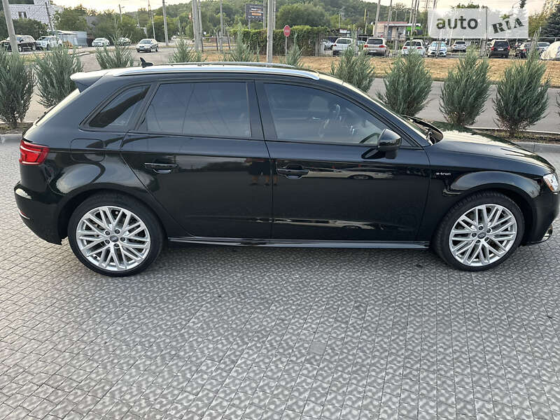 Хэтчбек Audi A3 2017 в Полтаве