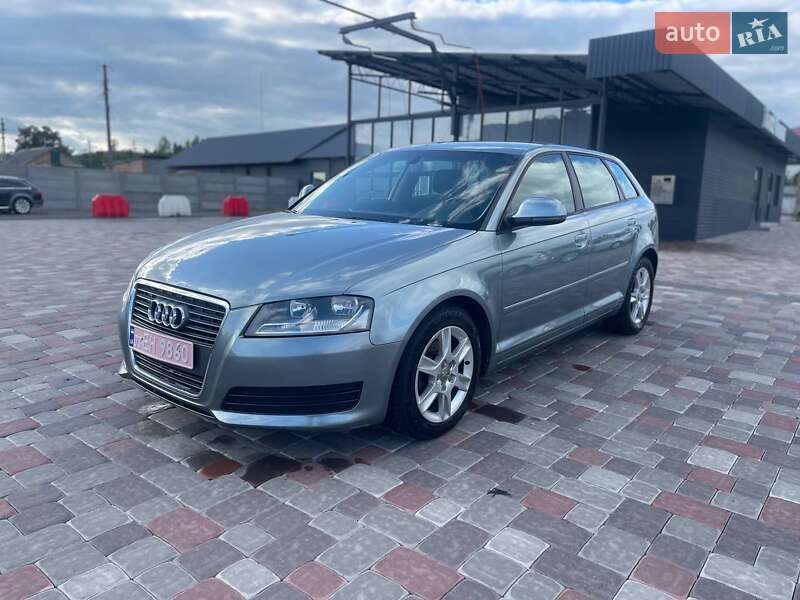 Хетчбек Audi A3 2009 в 