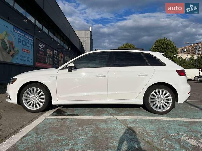 Хэтчбек Audi A3 2016 в Харькове