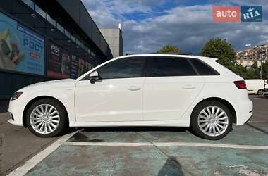 Хэтчбек Audi A3 2016 в 