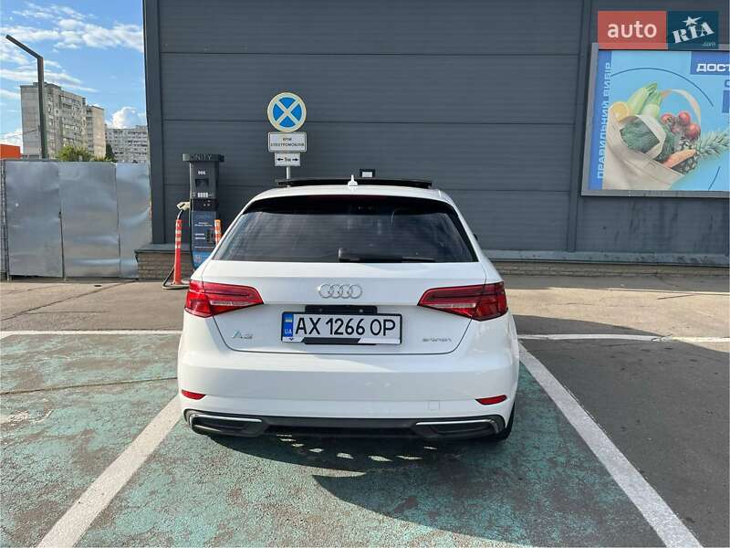 Хэтчбек Audi A3 2016 в Харькове