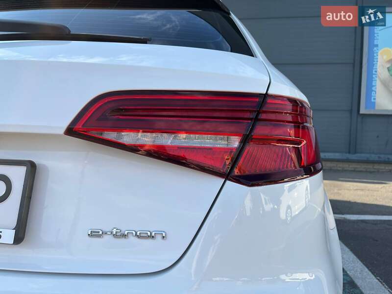 Хэтчбек Audi A3 2016 в Харькове