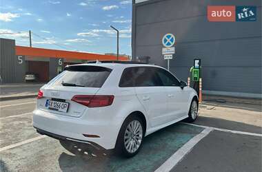 Хэтчбек Audi A3 2016 в 
