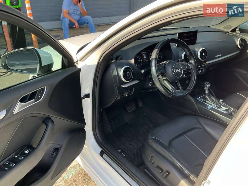 Хэтчбек Audi A3 2016 в Харькове
