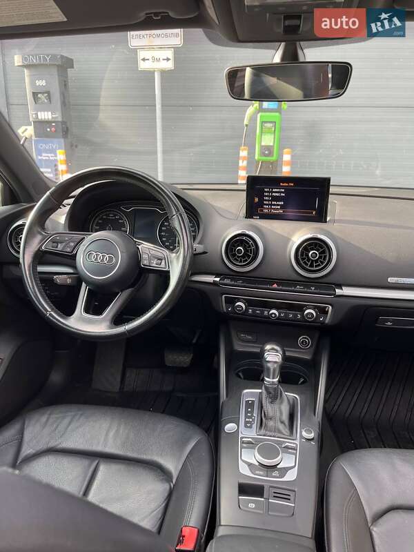 Хэтчбек Audi A3 2016 в Харькове