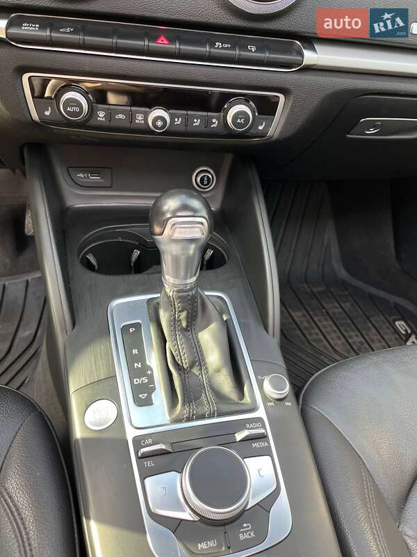 Хэтчбек Audi A3 2016 в Харькове
